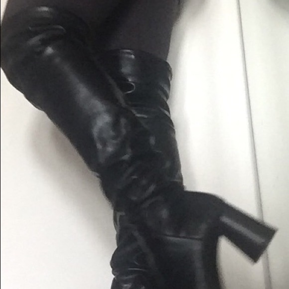 Black over the knee boots from zara - Picture 3 of 5